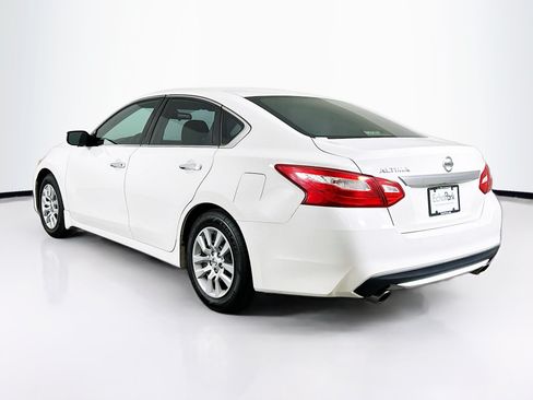 Used 2017 Nissan Altima 2.5 S w/ Power Driver Seat Package FWD image 5