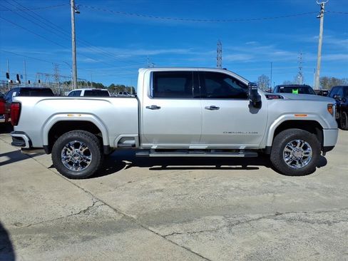 Used 2023 GMC Sierra 2500 Denali image 8