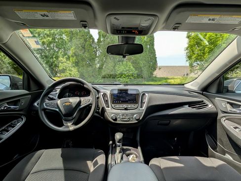Used 2022 Chevrolet Malibu LS FWD image 3