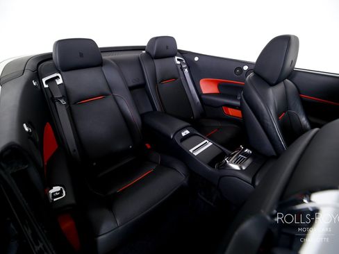 Used 2019 Rolls-Royce Dawn RWD image 27