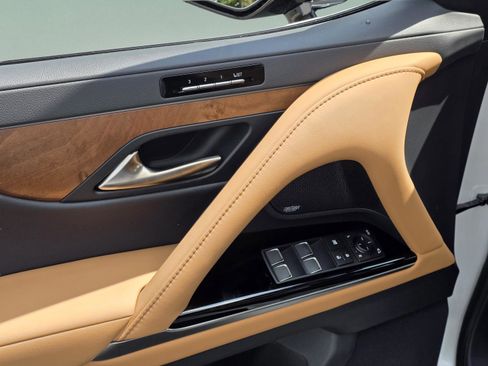 New 2026 Lexus LX 700h Luxury image 10