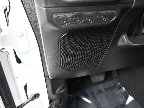 Used 2024 Jeep Gladiator Sport image 16