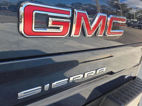Used 2022 GMC Sierra 1500 SLT w/ SLT Premium Package image 31