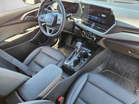 Used 2024 Chevrolet Trax ACTIV w/ Sunroof Package FWD image 25