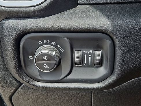Used 2026 RAM 3500 Laramie w/ Sport Appearance Package AWD/4WD image 25