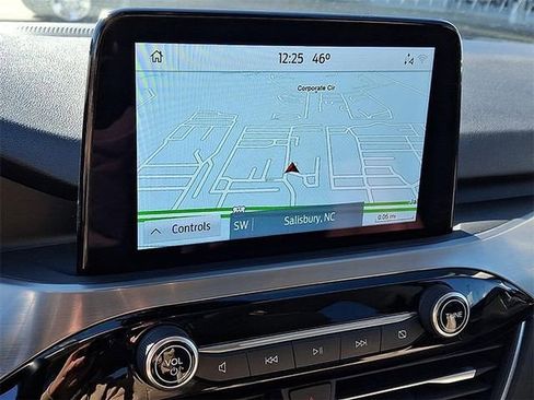 Used 2021 Ford Escape Titanium image 17