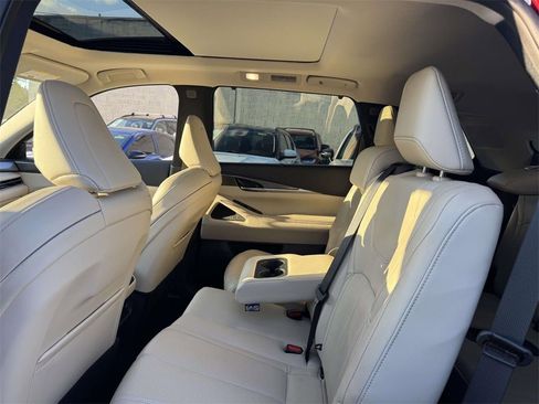 Used 2024 INFINITI QX60 Luxe image 12