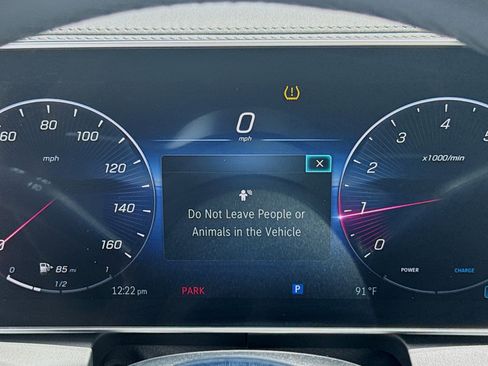 Used 2023 Mercedes-Benz GLC 300 4MATIC w/ Exclusive Trim Package image 11