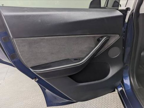 Used 2021 Tesla Model Y 2WD image 14
