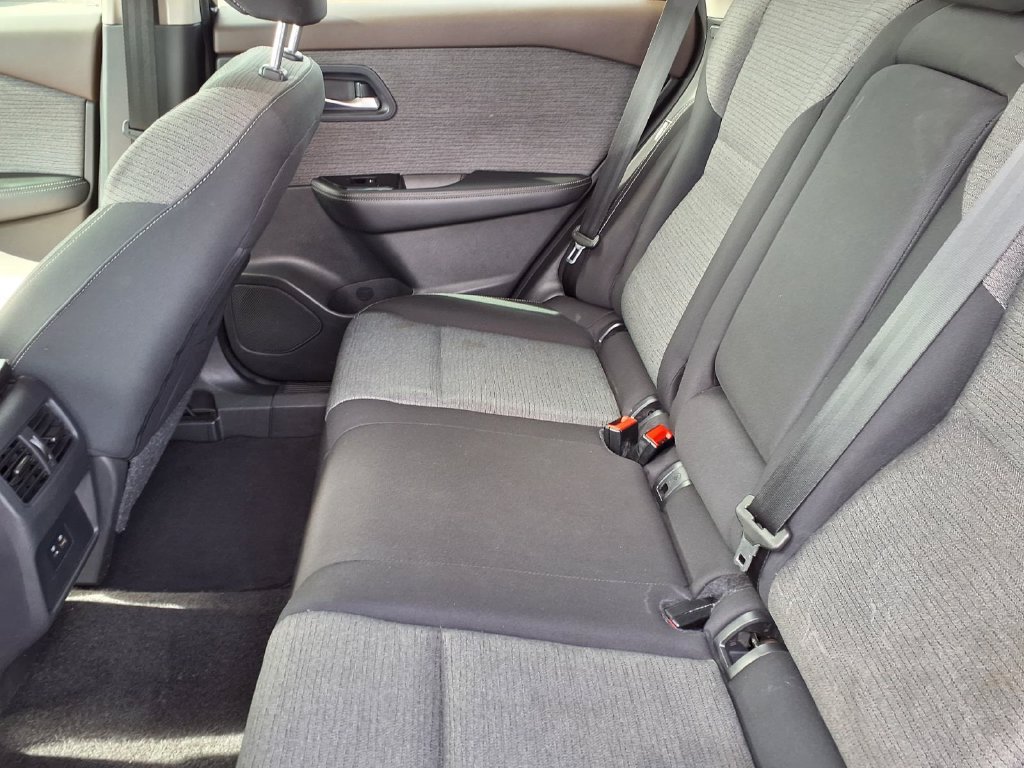 Used 2023 Nissan Rogue SV FWD image 11