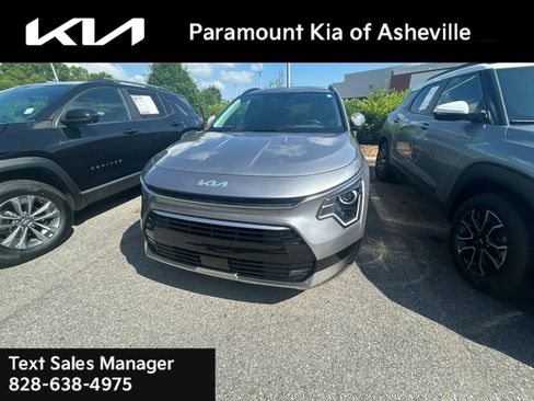 Certified 2025 Kia Niro EX Touring FWD image 9