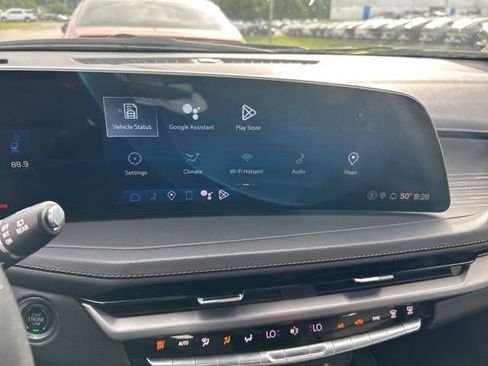 Used 2024 Cadillac XT4 Premium Luxury FWD image 8