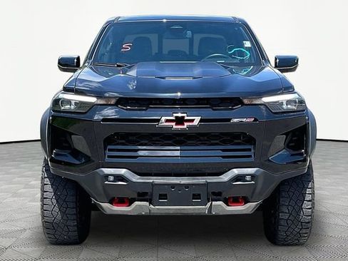 Used 2024 Chevrolet Colorado ZR2 AWD/4WD image 2