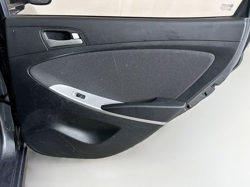 Used 2013 Hyundai Accent GS image 27