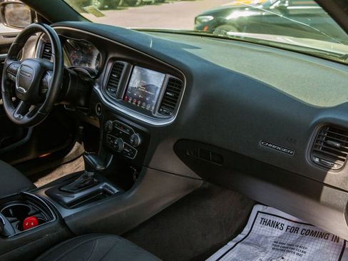 Used 2017 Dodge Charger SXT w/ Blacktop Package RWD image 11