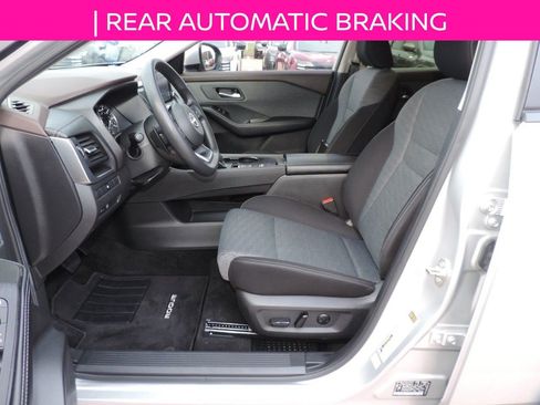 Used 2023 Nissan Rogue SV image 18