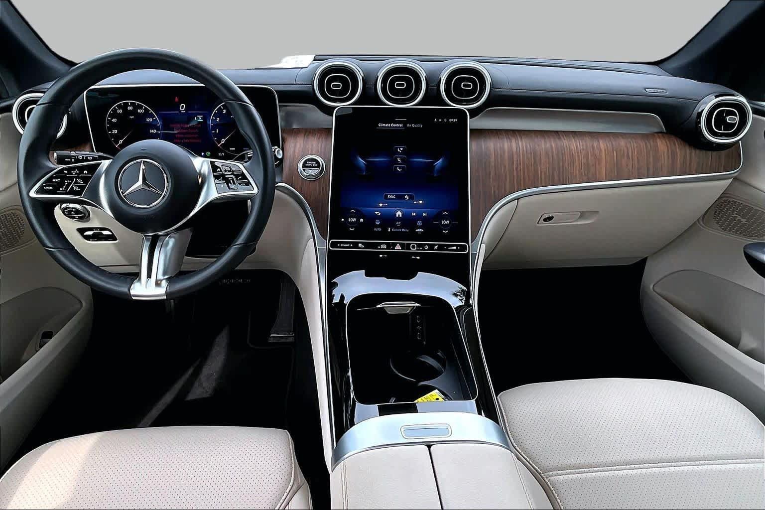 Certified 2025 Mercedes-Benz GLC 300 4MATIC image 15