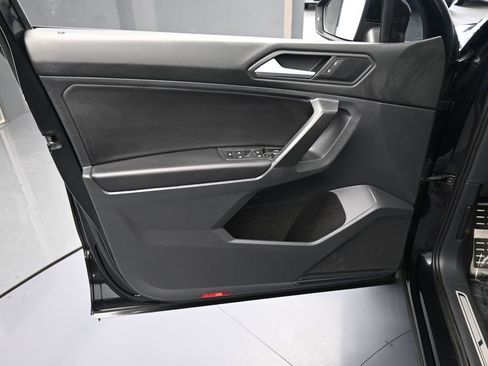 Used 2021 Volkswagen Tiguan SE R-Line image 13