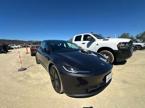 Used 2025 Tesla Model 3 Long Range RWD image 2