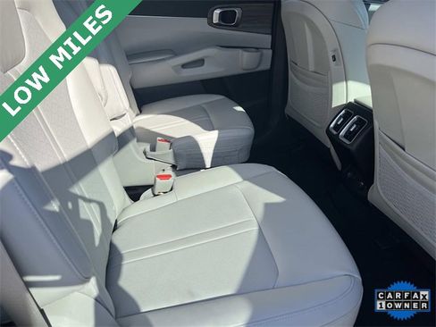 Used 2022 Kia Sorento EX w/ Panoramic Sunroof Package image 20
