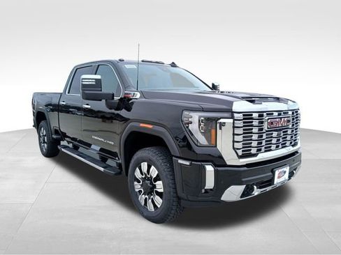 New 2026 GMC Sierra 2500 Denali w/ Denali Reserve Package image 7