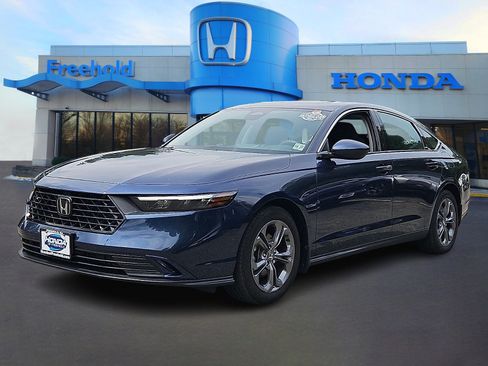 Used 2024 Honda Accord EX image 3