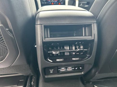 New 2025 Jeep Grand Cherokee Limited w/ Luxury Tech Group II image 23