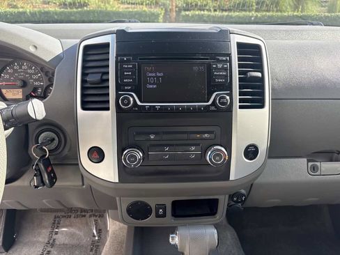 Used 2018 Nissan Frontier SV image 25