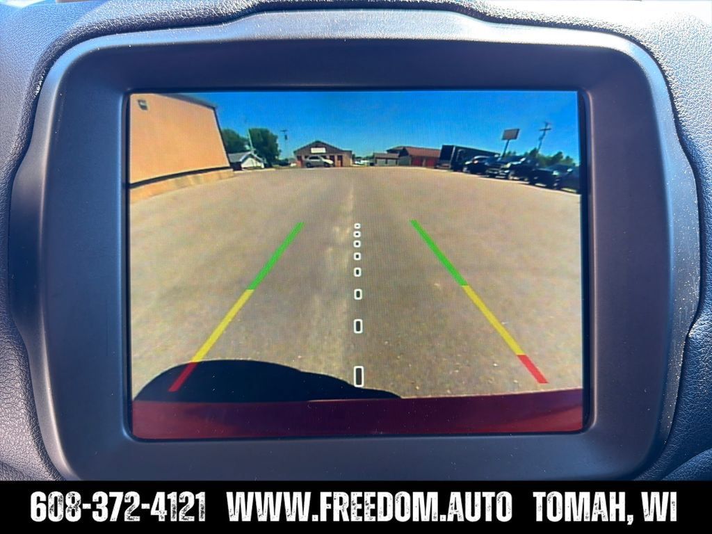 Used 2023 Jeep Renegade Latitude AWD/4WD image 20