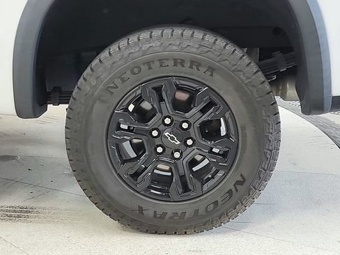 Used 2022 Chevrolet Silverado 1500 ZR2 w/ Technology Package AWD/4WD image 13