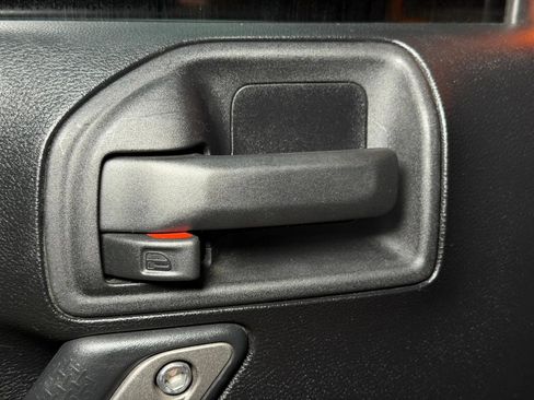 Used 2012 Jeep Wrangler Unlimited Sport AWD/4WD image 9