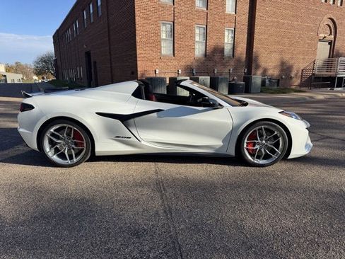 Used 2025 Chevrolet Corvette Z06 image 12