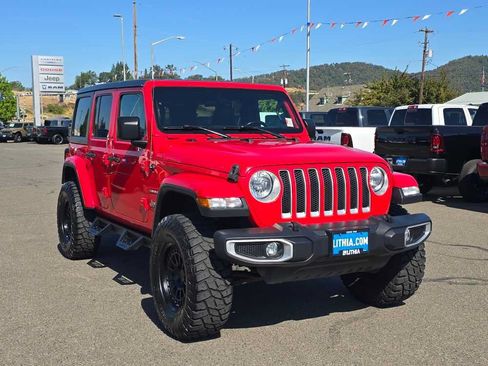 Used 2020 Jeep Wrangler Unlimited Sahara AWD/4WD image 7