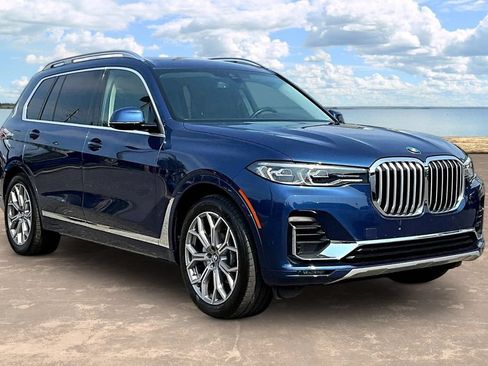 Used 2021 BMW X7 xDrive40i w/ Premium Package 2 AWD/4WD image 3