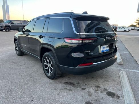 Used 2023 Jeep Grand Cherokee L Limited w/ Luxury Tech Group II AWD/4WD image 2