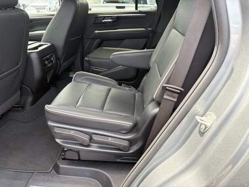 Used 2025 Chevrolet Tahoe Premier AWD/4WD image 14