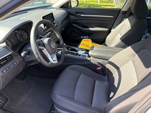 Used 2021 Nissan Altima 2.5 SV w/ SV Premium Package FWD image 15