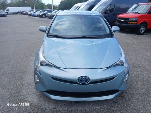 Used 2016 Toyota Prius Four Touring FWD image 3