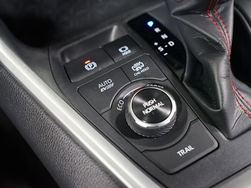 Used 2023 Toyota RAV4 SE w/ Weather & Moonroof Package image 23