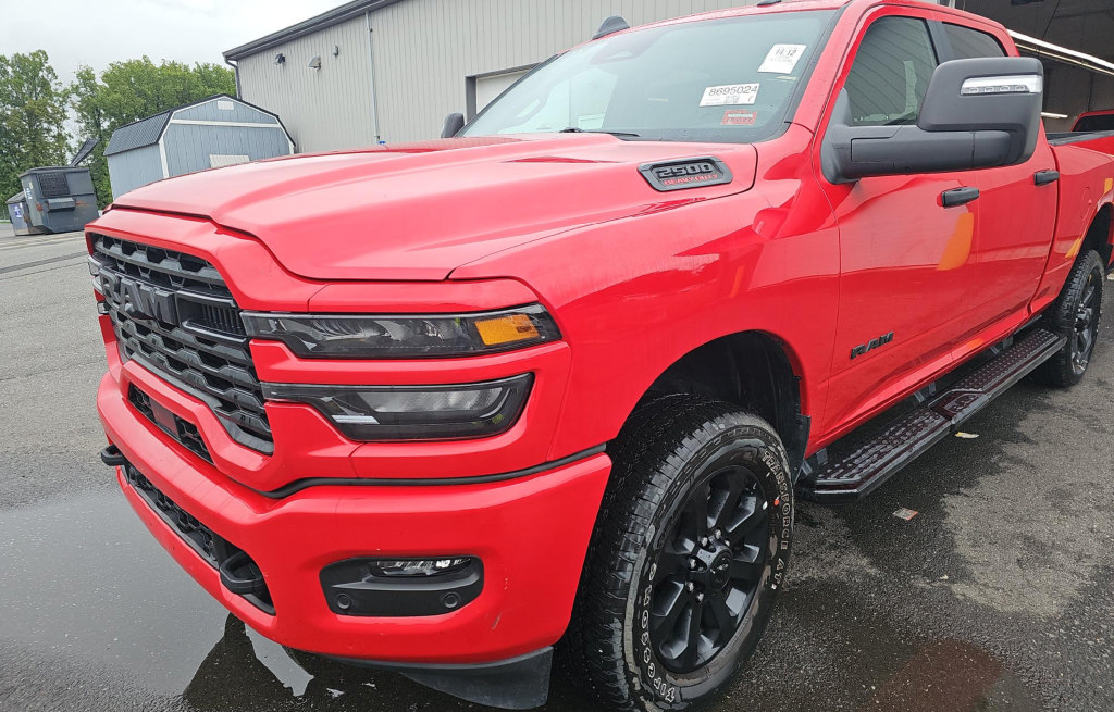 Used 2026 RAM 2500 Big Horn AWD/4WD image 4
