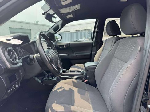 Used 2017 Toyota Tacoma TRD Sport w/ Tow Package (A/T) AWD/4WD image 15
