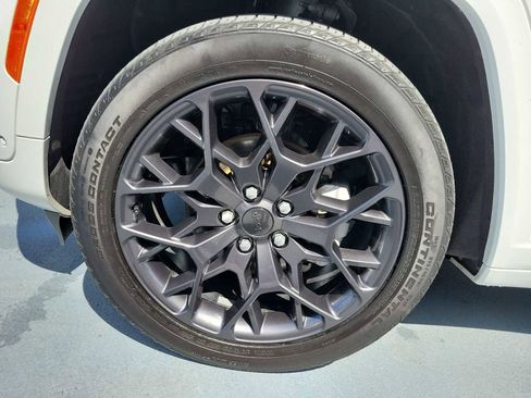 Used 2024 Jeep Grand Cherokee Summit AWD/4WD image 13