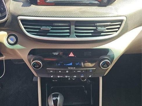 Used 2019 Hyundai Tucson Sport FWD image 6
