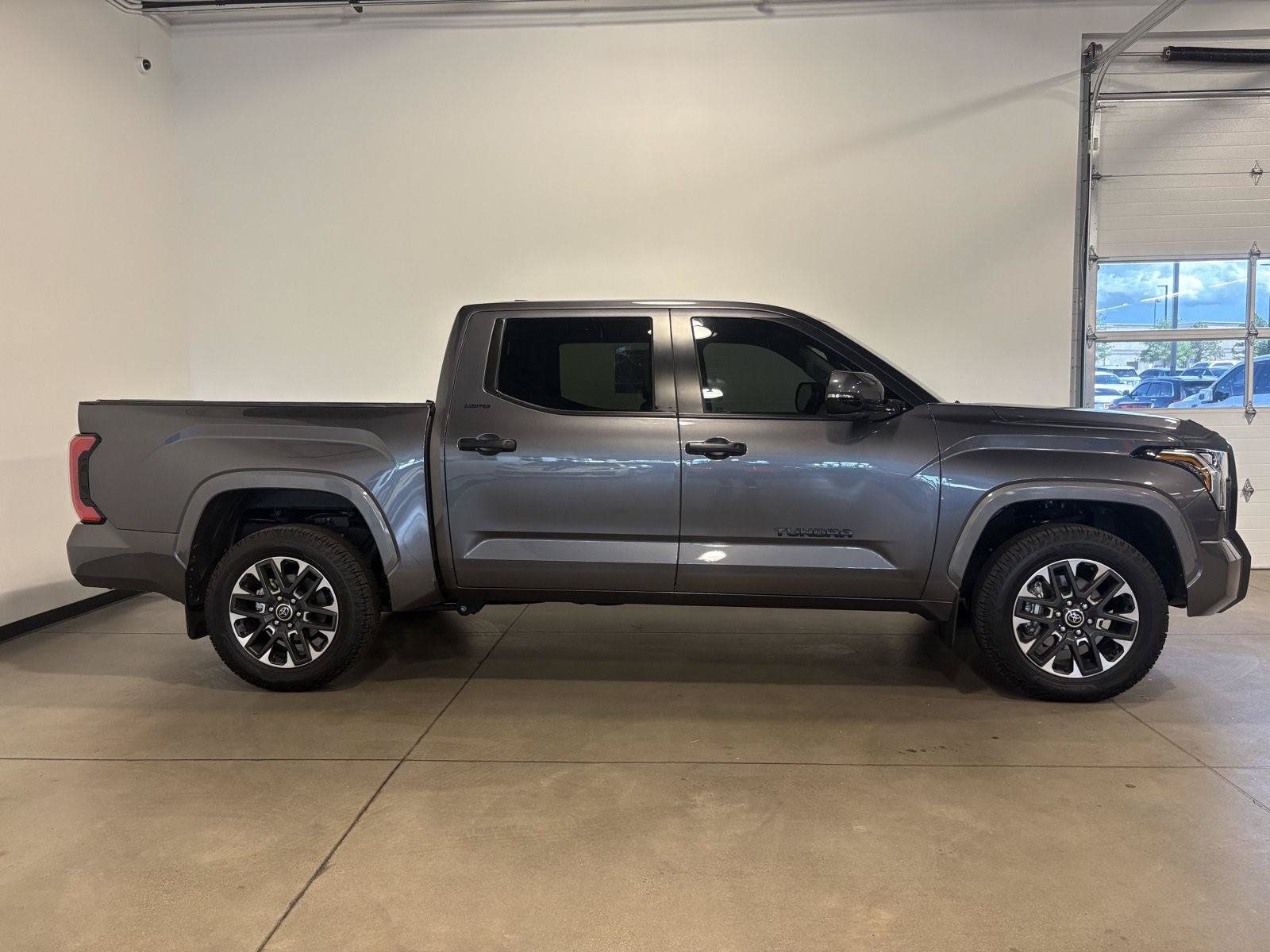 Used 2024 Toyota Tundra Limited AWD/4WD image 2