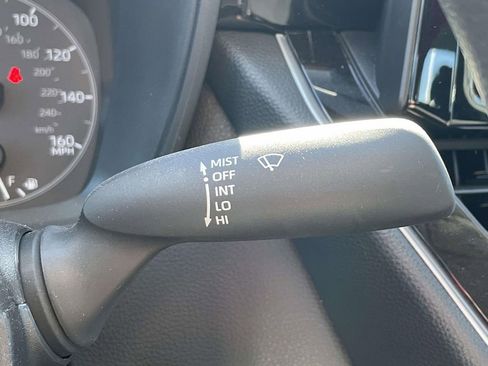 Used 2025 Toyota Corolla LE image 30