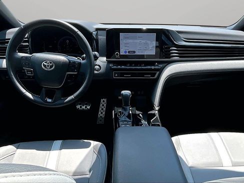 Used 2025 Toyota Camry SE w/ Convenience Package FWD image 14