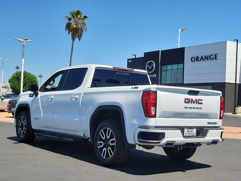 Used 2020 GMC Sierra 1500 Elevation w/ Elevation Value Package AWD/4WD image 2