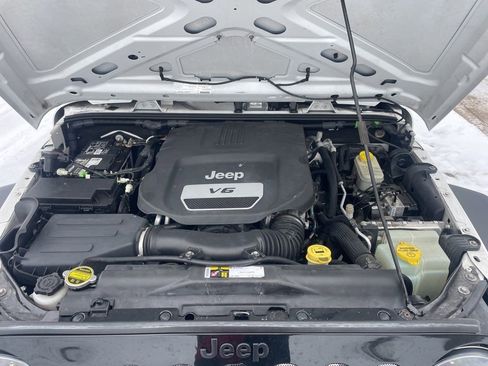 Used 2016 Jeep Wrangler Sport image 24