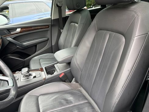 Used 2020 Audi Q5 2.0T Premium Plus w/ Premium Plus Package AWD/4WD image 5