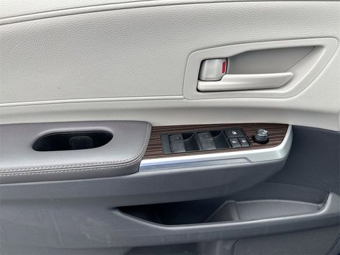 Used 2024 Toyota Sienna LE image 20